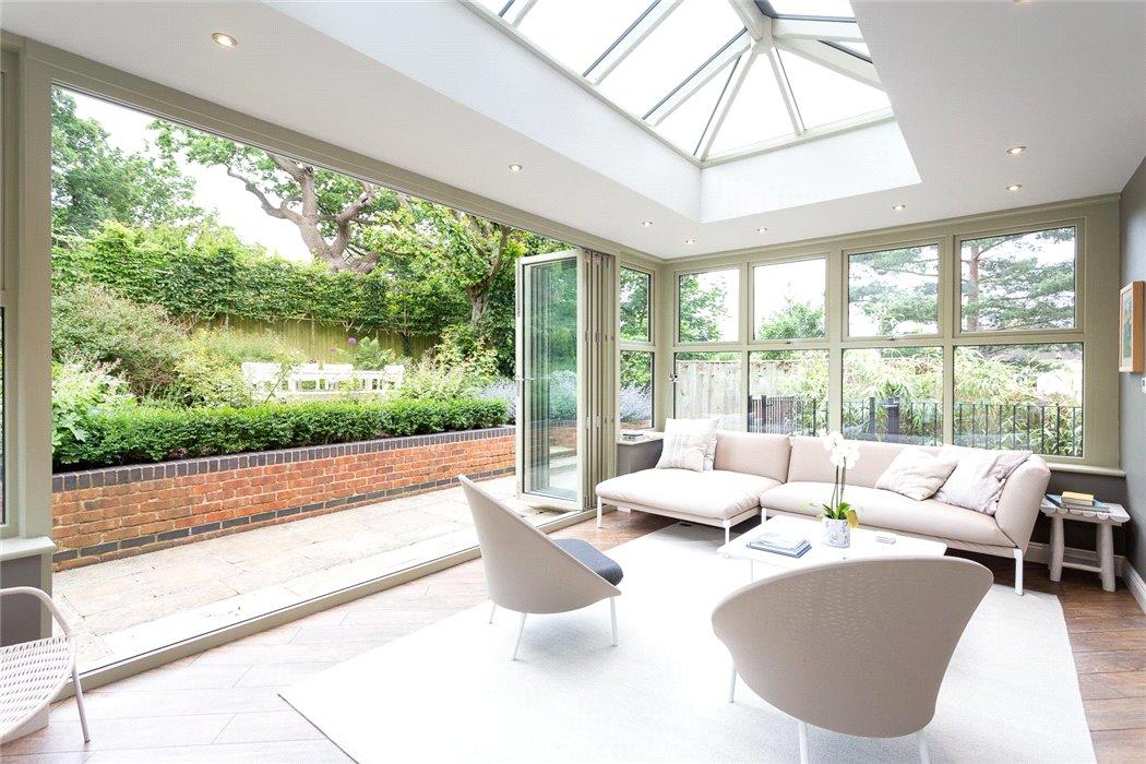 knightfrank's tweet photo. Wonderful 6 bedroom #house for sale in #Cheltenham featuring stone staircases, sculpted mullioned windows and high ceilings. VIEW more here: https://t.co/Va64W0tf0W #CountryView https://t.co/puk17GxYwN