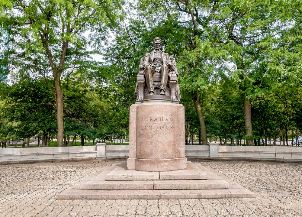 GLChicago's tweet photo. Not going to Lollapalooza this weekend? See Chicago's greatest sites with Gray Line Chicago! Visit https://t.co/LBdB7vOXiz to book your next tour today. #GLWW #SightseeingChicago https://t.co/iIXpcn8xRr