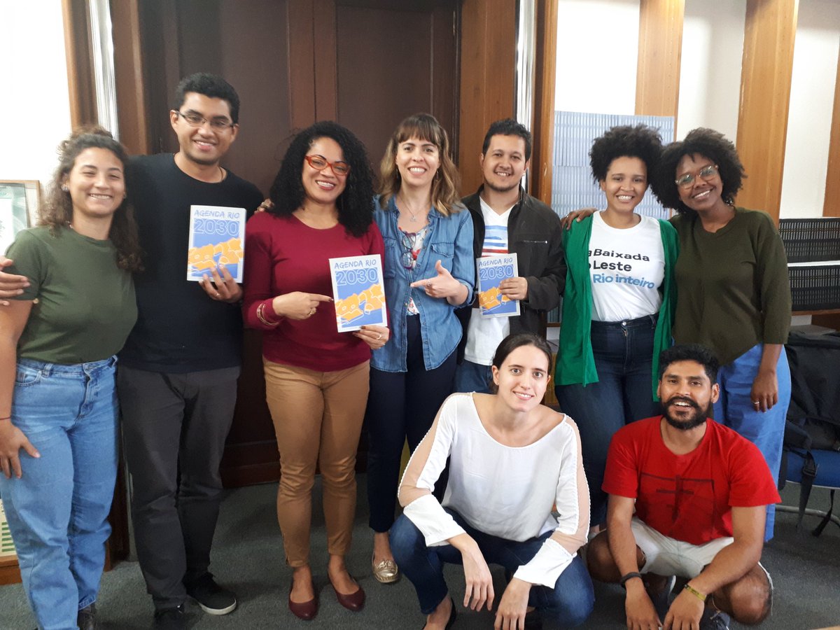 maeflaviapinto's tweet image. Reunião equipe @casafluminense E @cidadaniainteligente compromisso da nossa Pré Candidatura a Deputada Federal PDT RJ com a "Agenda Rio 2030" e com a plataforma "Rio Por Inteiro". Implementação ODS 
 RJ
#seliganapolítica 
#mulheresnapolitica 
#votonegro 
#agenda2030 
#feminismo