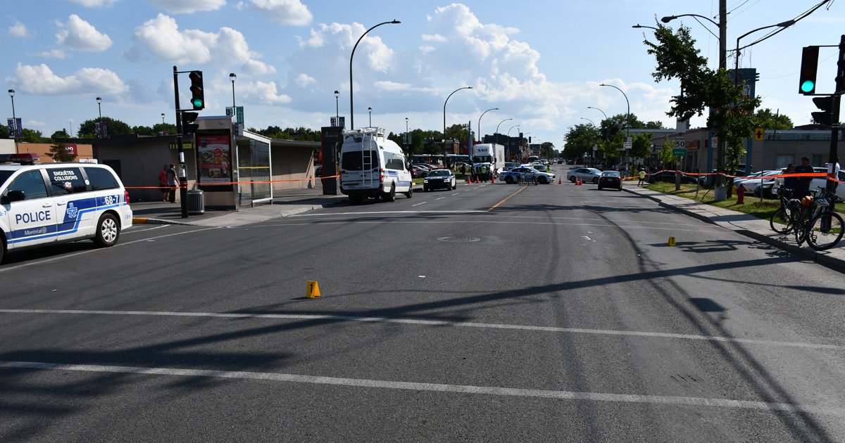 Hier, 2 hommes à bord d’une auto volée ont happé 2 piétonnes. Les policiers les ont rapidement localisé, dont un caché dans une remise. Félicitations à tous les policiers qui ont pris part à cet événement et merci aux citoyens pour leur collaboration.
lickst.at/QmPJ8lB
^CC