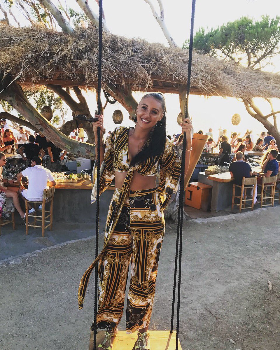 nrnrochelle's tweet photo. #180bar #mykonos #swing 😍 https://t.co/LSAJ9k3BW4