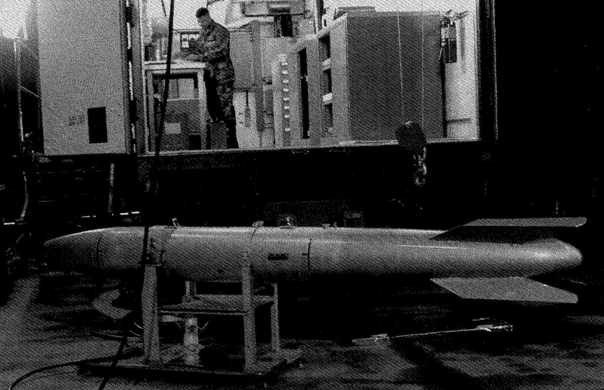 Casillic's tweet image. B61 nuclear bomb awaits work after removal from weapon vault and before loading into a weapon maintenance truck
#Nukes #Maintenace #stockpile