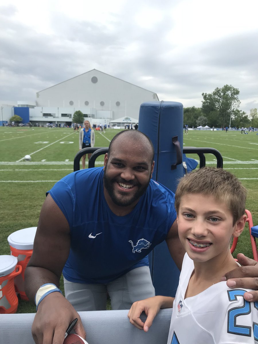 andyscheel58's tweet photo. No better value and more importantly time in the world than spending a day with your son at Lions Camp!! Thanks @DetroitLionsPro @LG_Blount @Tyrellcrosby #anthonyzettel #gloverquin #gloverquin #OnePride #detroitlions https://t.co/B10Gx40j2M