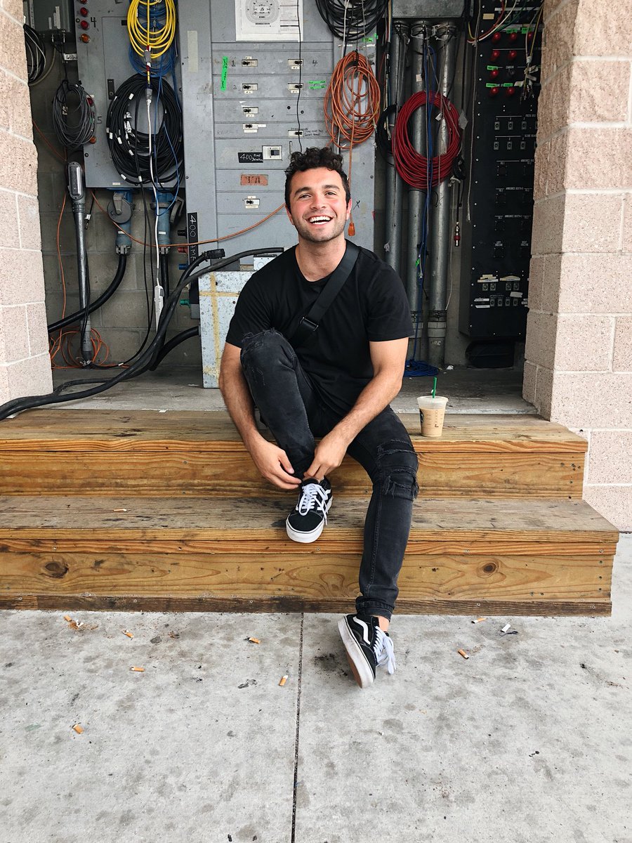 JakeChams's tweet photo. Happy day in Tampa ✌🏽❤️ https://t.co/cBc5iLf03i