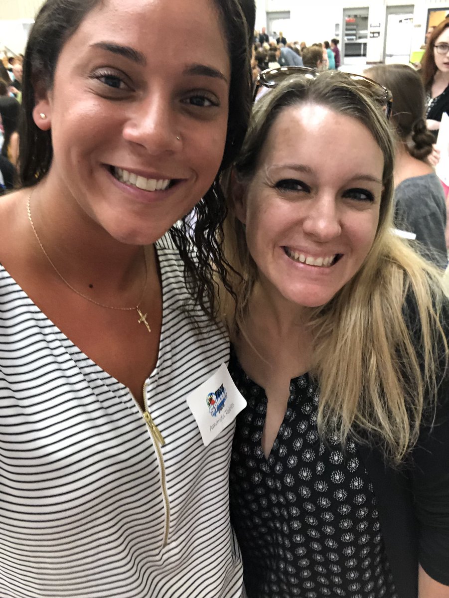 amandagrobles's tweet image. I couldn’t help it I also had to get a selfie w the spreadsheet queen!!! 👑 thank you for sharing your knowledge &amp;amp; the inspiration today!! #TechSplash2018 @NJAET_org @alicekeeler