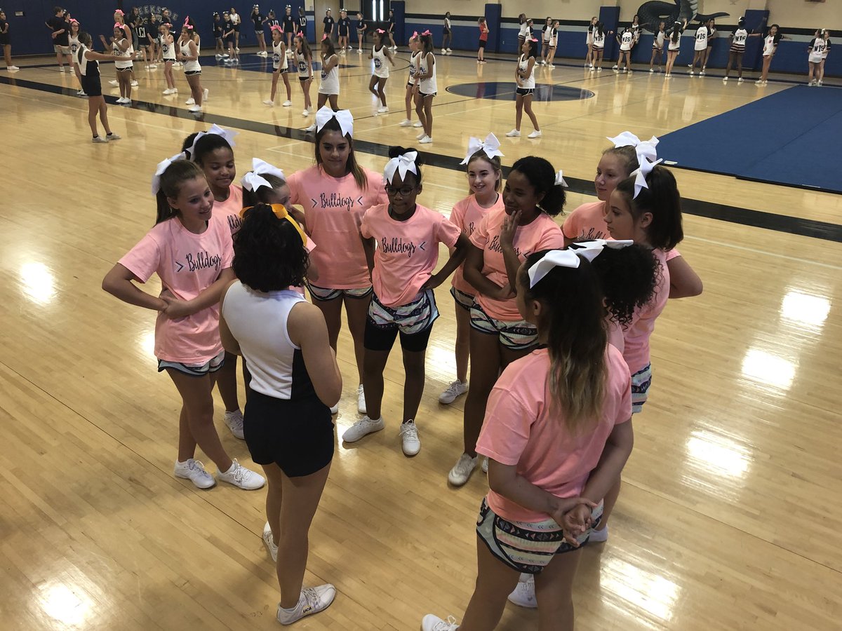 Private coaching time with Victoria from UCA at cheer camp💛🖤