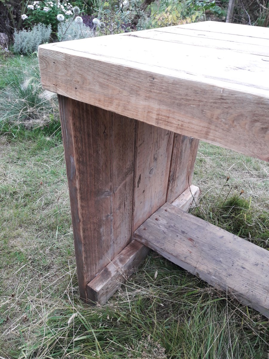 MattMaintenance's tweet image. Today's project: Bespoke 4-person garden table made from reclaimed scaffold boards.