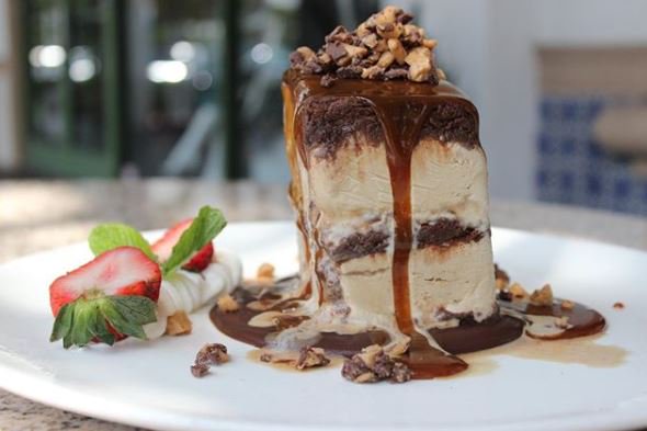 HenrysDelray's tweet photo. Staying cool this summer with our Frozen Turtle Cake 😍 #HelloAugust https://t.co/dmpB93YpEv