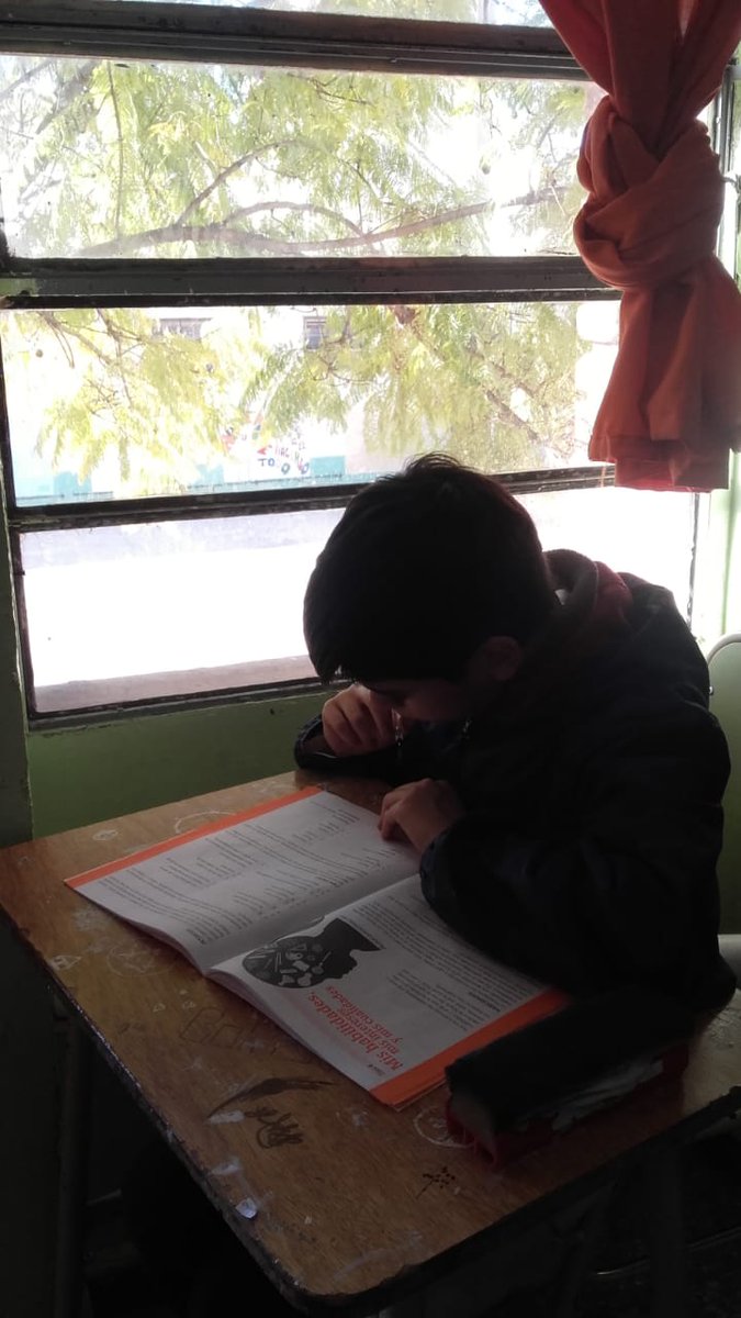juniorensantafe's tweet photo. Hoy Carlos Fernández Sousa de #OPDEA, estuvo en la Escuela Estanislao Zeballos con el programa #EmpresariosALaEscuela
Gracias por acompañarnos dando el programa #LasVentajasDePermanecerEnLaEscuela https://t.co/mkcxNq2cJj