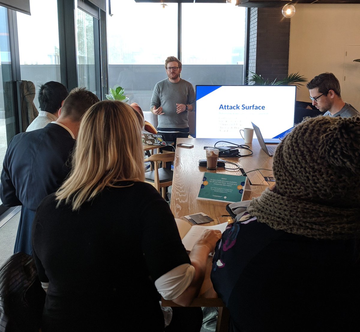 Laura Harris tweet media