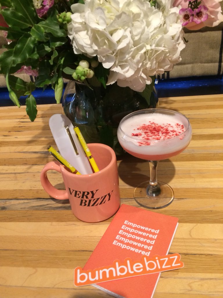 sarahedel_'s tweet photo. Very spontaneous night with @SiobhanGleeson for the launch of @bumble Bizz App in The Dean Hotel ✨🌈🔮 Thanks for having us 🌹 Excited for future of the professional world 🗺 #BumbleBizz #PinkSars #DeanDublin https://t.co/vqnkwwwInJ