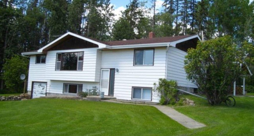 Crews will be making their way across the MD to replace legacy rural address signs with new ones. A new system is being launched that will bring MD addressing into alignment with its municipal partners and the Government of Alberta. Visit bit.ly/2Me0fVi for more info.