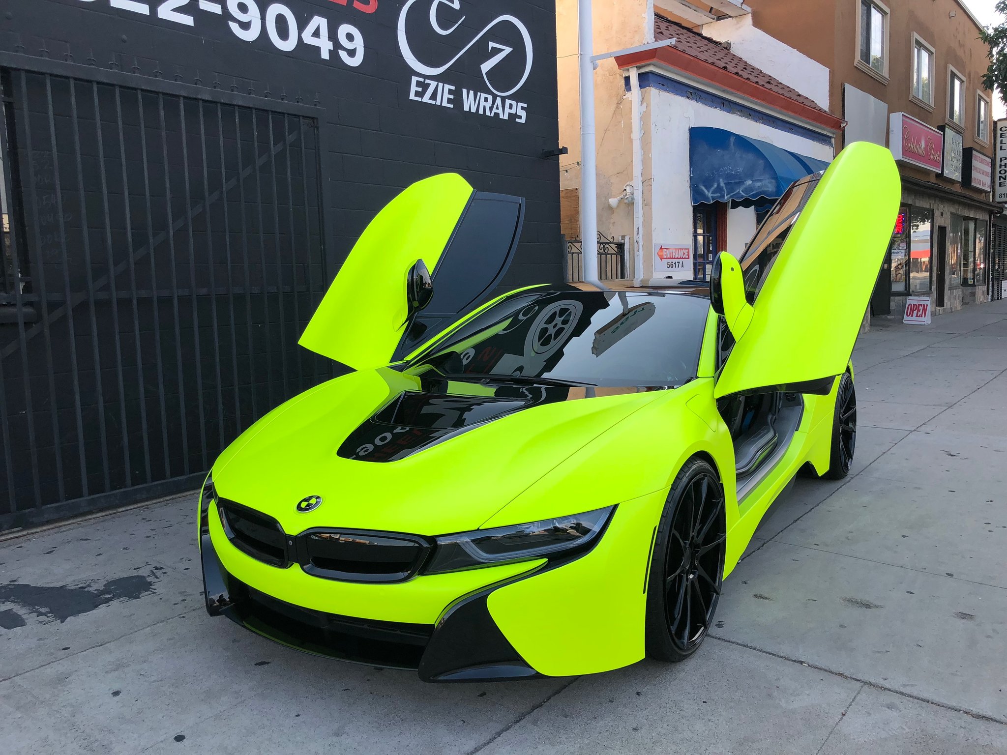MetroRestyling.com on Twitter: "BMW i8 #wrapped by @Eziewraps in