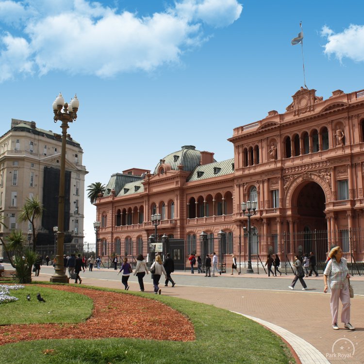ParkRoyalBA's tweet photo. ¿Sabías que la Plaza Mayo recibe ese nombre en honor a la revolución que ocurrió en mayo de 1810? 🤔
Reserva en Park Royal Buenos Aires ➡️ https://t.co/Cc1bZYRmej https://t.co/PSePURtRL3