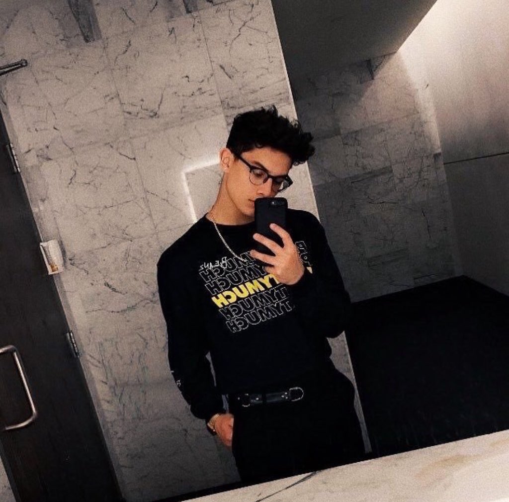 RJNOJR's tweet photo. #alternativeicon https://t.co/LolzNOym30