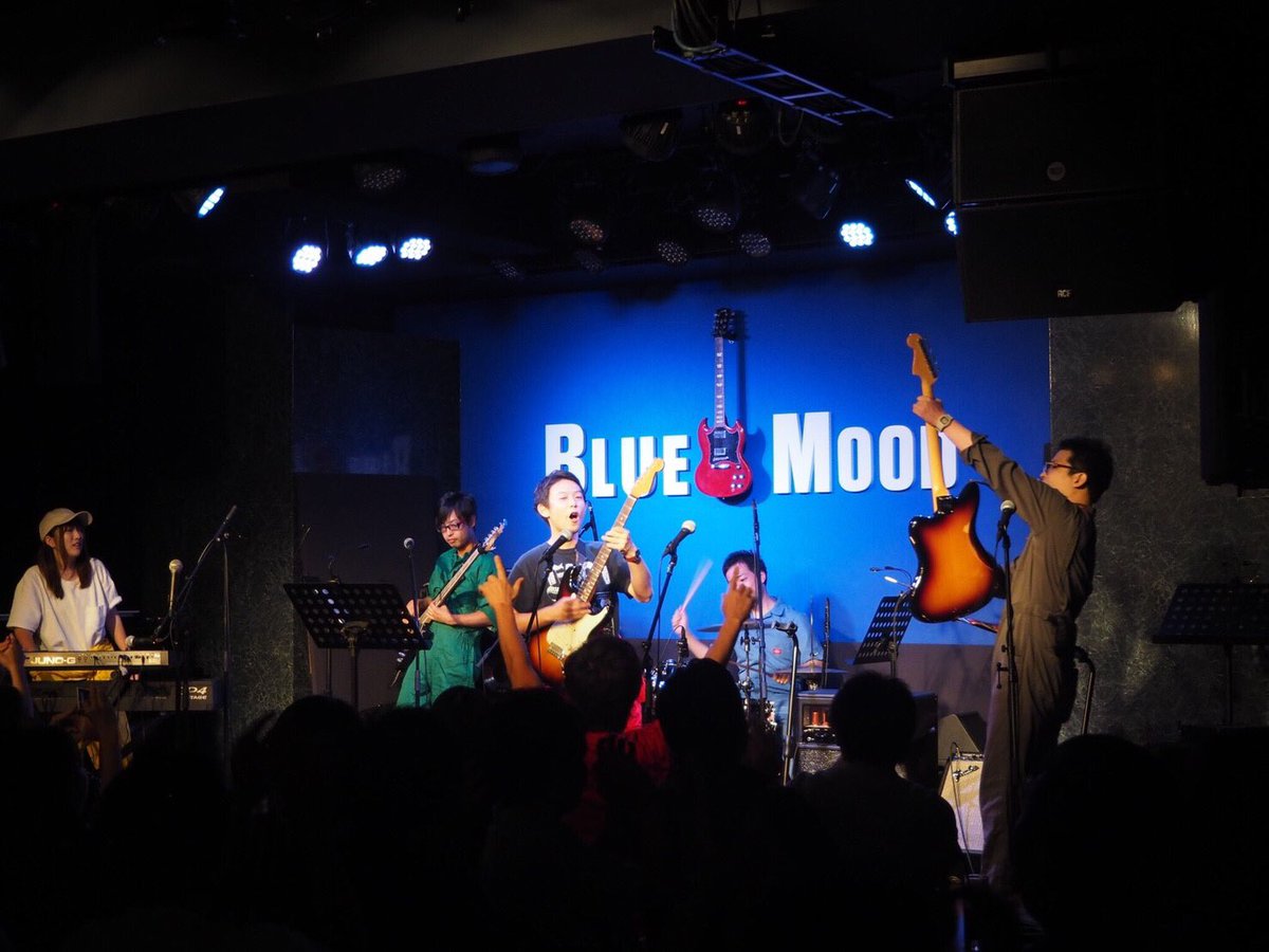 yt_computer's tweet image. Live show in Tsukiji.