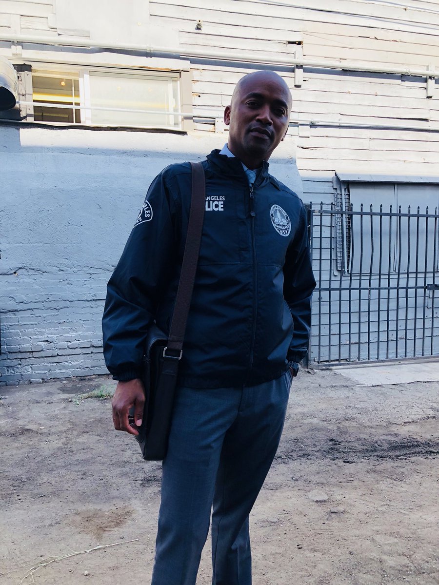 Alright #TeamPierce because you asked for it...the award winning...💼

Done for today. Tired. But, grateful and happy. Shall we do it again tmrw? 
@BoschAmazon #datmursetho #detectives #actorslife