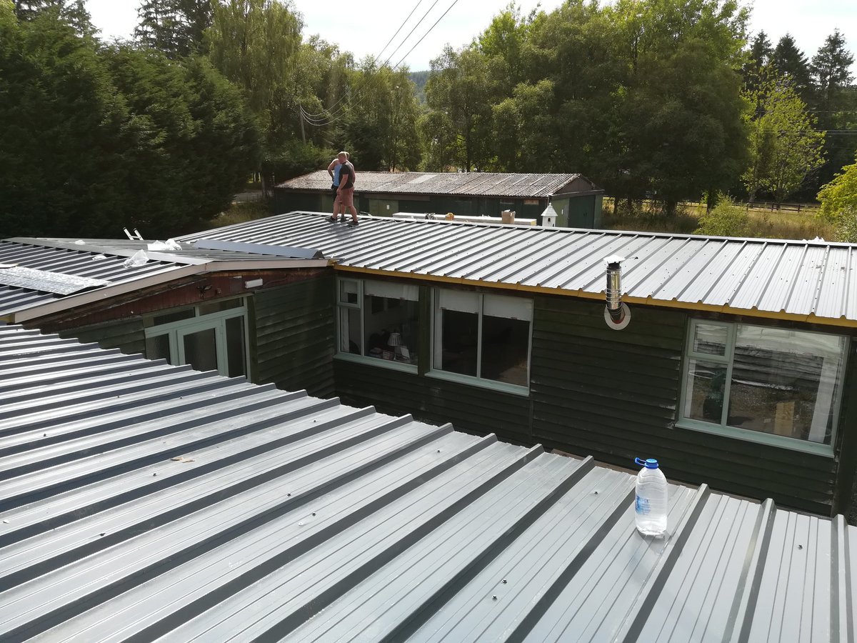 We are so pleased with our new roof just a few finishing touches and it will soon be finished. #new #roof #localtrade #accommodation #hostel #walk #mountainbike #transcambrian #bikepacking @MidWalesMyWay @LoveWales