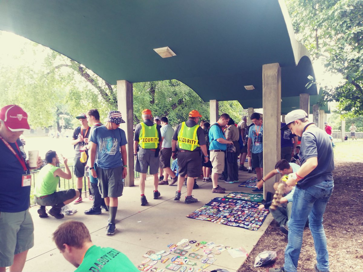 LiamGlennon33's tweet image. McNutt just got busted #NOAC2018 #PatchTrading