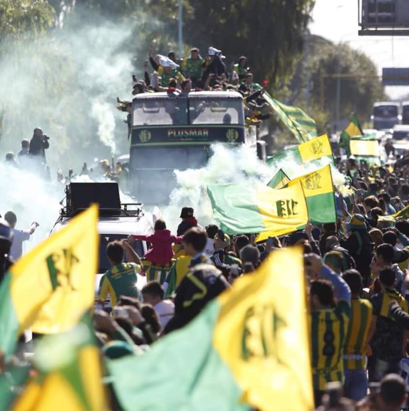 99_infumable's tweet photo. Que suerte que yo soy del tiburooooooon🎶💚💛💚 https://t.co/6FKchuLOuN