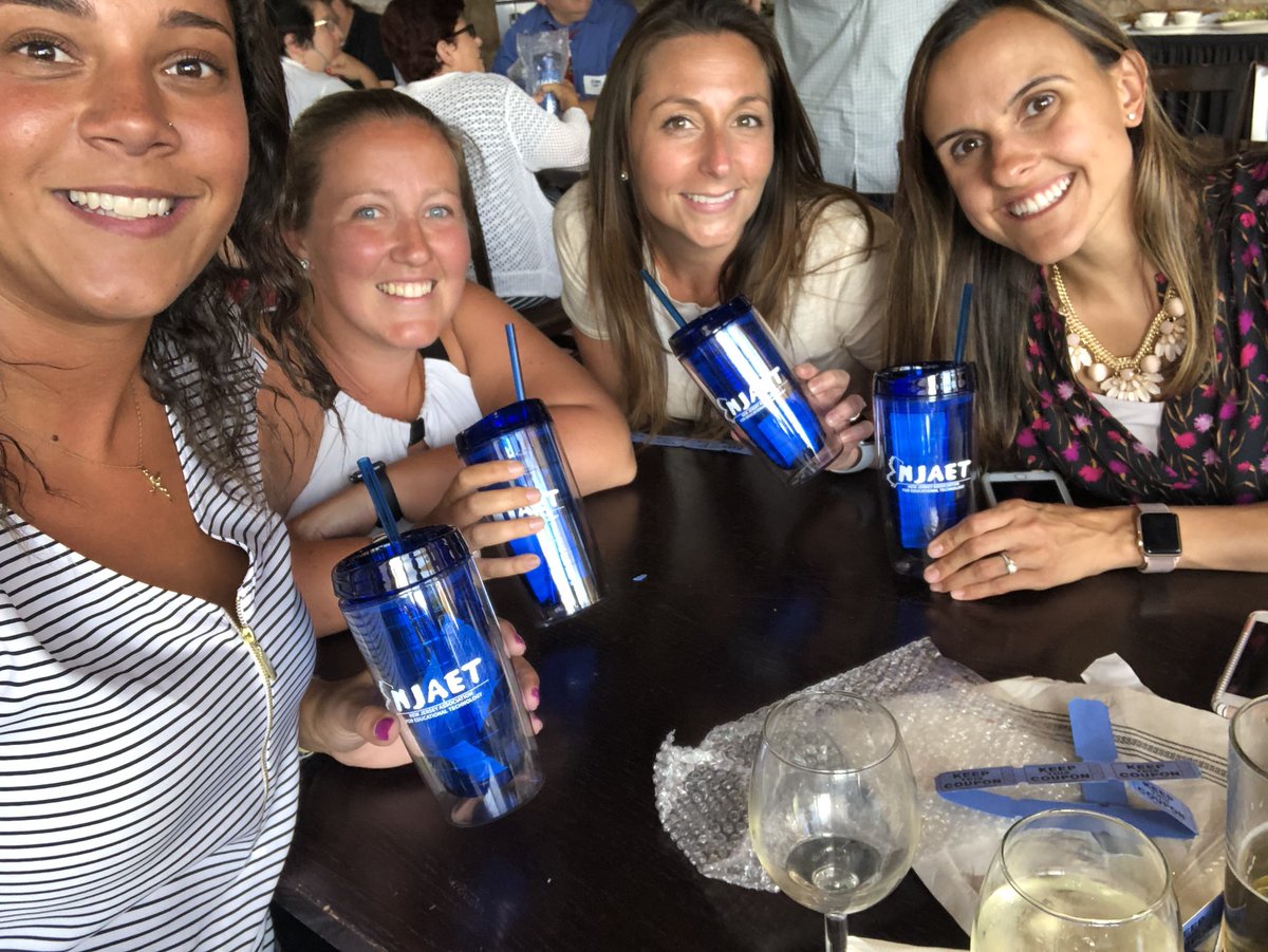 amandagrobles's tweet image. We 💙 swag!! Thanks @NJAET_org #AppyHour #TechSplash2018 @MsFetterRBPS @missalyss714 @MrsLakata