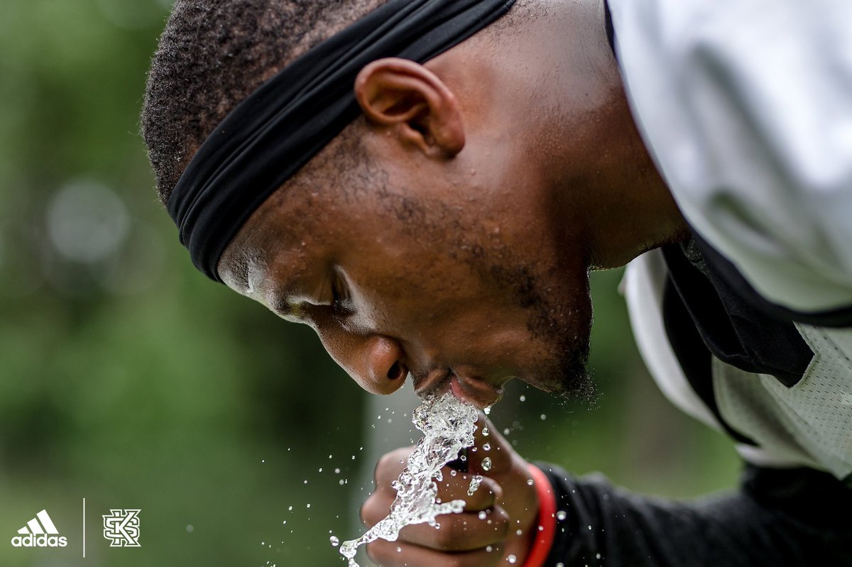Incredible images in the rain of <a href="/kennesawstfb/">Kennesaw State Football</a> practice today. 

📸 <a href="/kylehess10/">Kyle Hess</a>