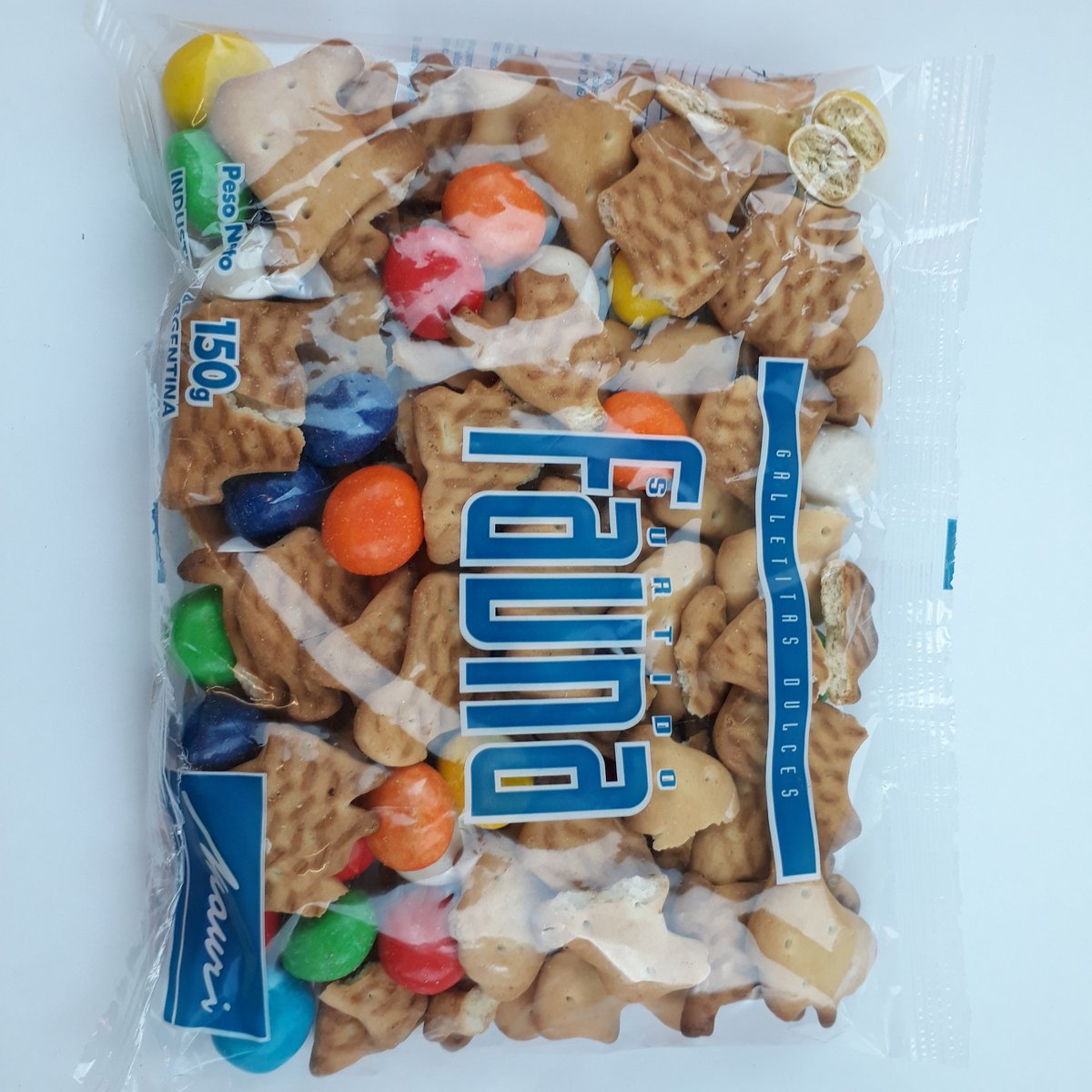 mel_kuroba's tweet image. Díganme que no era la única que cuando me compraban estas galletitas, me comía todos los confites y dejaba las galletas JAJAJA