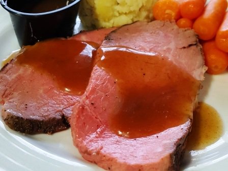 TopChefMeals's tweet photo. What's better than #primerib? Not much! And ours is slow-roasted for more than 4 hours for the perfect medium rare, then served w/au jus. https://t.co/YzcSltCAER #topchefmeals #mealdelivery #eatwell https://t.co/oxnSD68ymv