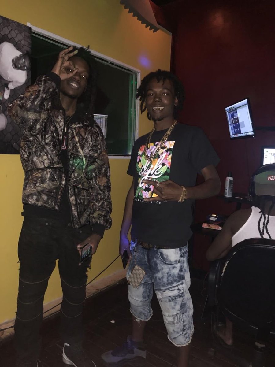 PakmanJitt's tweet photo. Pak x Foolio #6shit bitch!!!! @King6Foolio x @PakmanJitt #floridaboyz https://t.co/IWRS6YFOmD