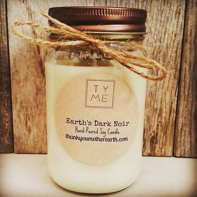 Best seller again this week😁
Order yours
#Earth'sdarknoir
#soycandles #handpouredcandles #scentedcandles #thankyoumotherearth #picoftheday #followme #naturalsoy #tyme #photooftheday #candlelight #soywax #gifts #homedecor #fragrance #interiors #handmade #candleaddict #homeass…