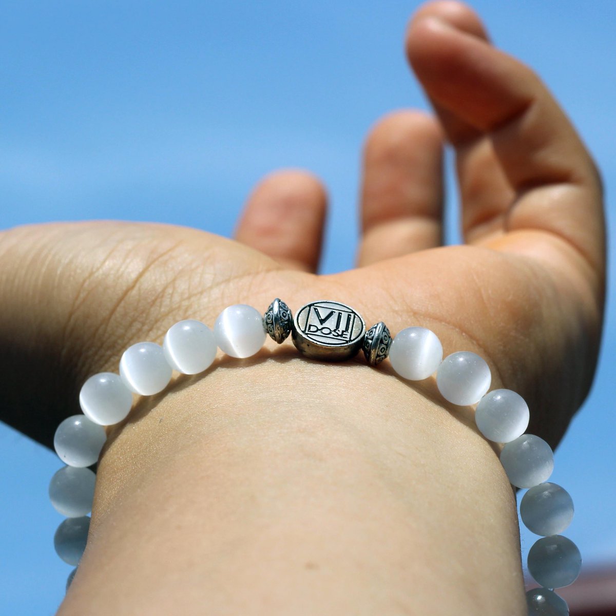 VIIDOSE's tweet photo. It’s never to late to grab yourself an infinite amount of blessings. 💫 
.
.
.
The "Infinity" Energy Jem Bracelet (white) now available online. 
A @viidose and @kuvli_ collaboration. #viidose #kuvli #infinity #bracelets #energy #jem #blessings https://t.co/GZAN6cQcLy