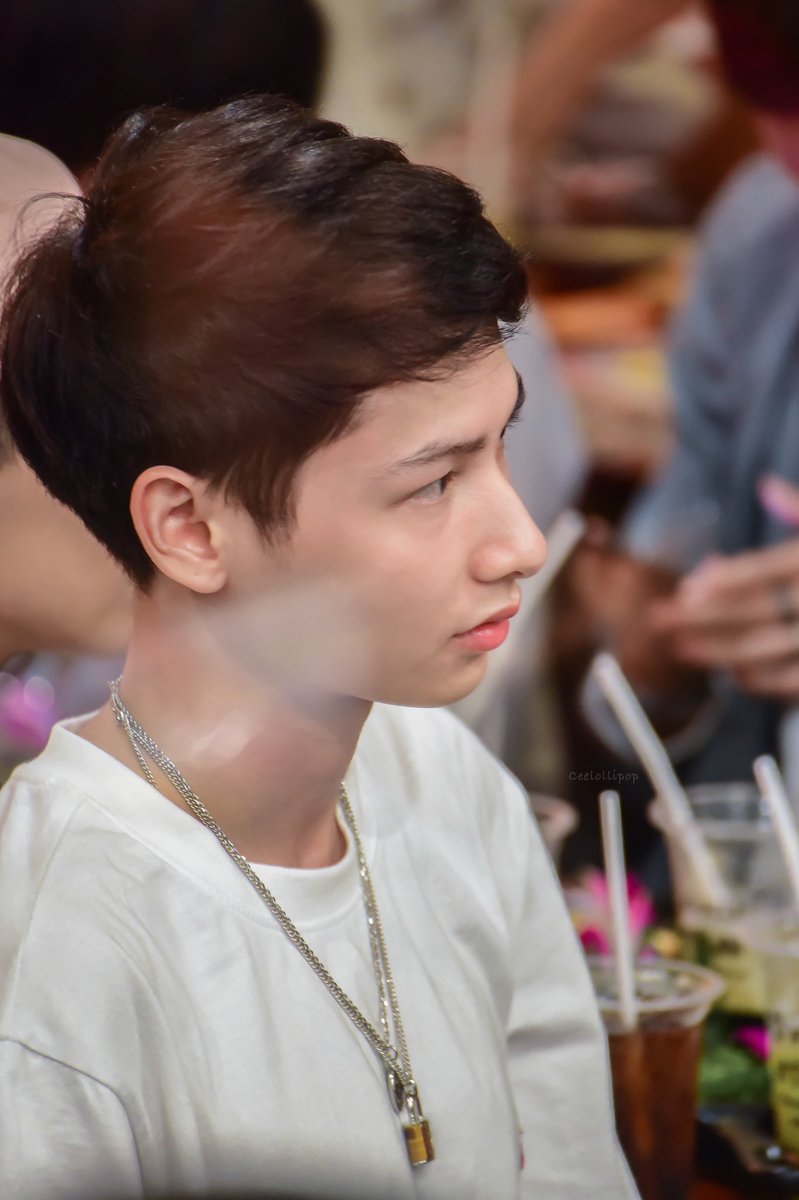มองแรงอะไรเบอร์นั้นอะน้องกัน ใครทำอะไรหนูหรอลูกกกก 😂😂
<a href="/AtthaphanP/">ATTHAPHAN PHUNSAWAT</a> <a href="/GunAtthaphanFC/">GunAtthaphanFamily</a> 
#กันอรรถพันธ์น่ารักกว่าที่คิด
#ออฟกัน
#Gunatthaphan
#FukuCenturyOnnut