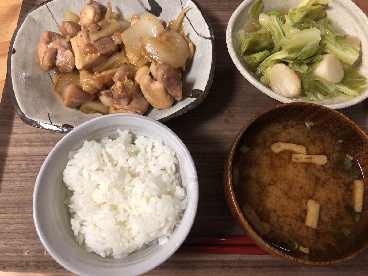 おかみさんごう 3y 1y10m 最近 1品は取り分け離乳食にしてる 昨日はお麩とキャベツの煮物 出汁とほんの少しの薄口醤油 砂糖で味付け 息子用は刻んでとろみの粉混ぜ混ぜ 炒め物の玉ねぎも少し取り出してじゃがいもフレークと合わせてスープに おかみさんごう 3y 1y10m 最近 1品は取り分け離乳食にしてる 昨日はお麩とキャベツの煮物 出汁とほんの少しの薄口醤油 砂糖で味付け 息子用は刻んでとろみの粉混ぜ混ぜ 炒め物の玉ねぎも少し取り出してじゃがいもフレークと合わせてスープに