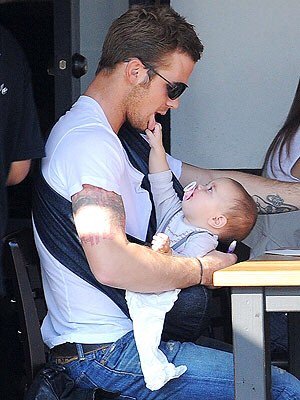 TFW - He dads so hard you forgive him for almost killing Bella 🧛‍♂️
.
.
#itwasyearsago #bygones #twilight #hotdad #writerslife #momlife #booklover #realhotromance #authorsofinstagram #camgigandet