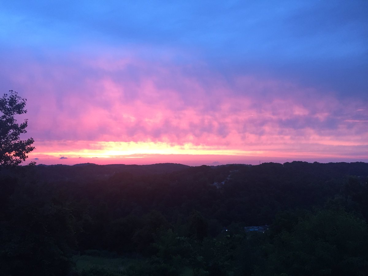 Alex_Marc77's tweet image. Summer sunset over Western #Pennsylvania looking towards #Pittsburgh