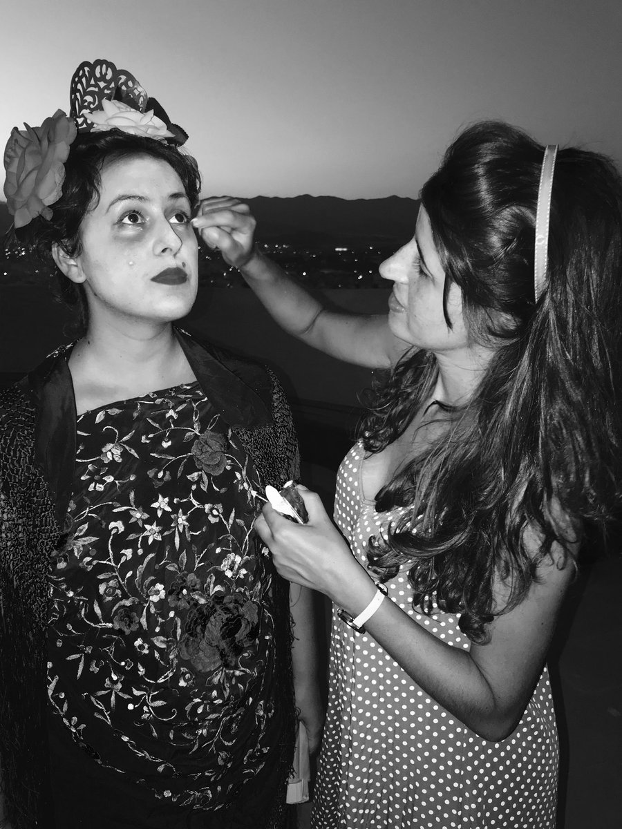 Día 1. “Últimos retoques”. #VisitasTeatralizadasCastilloÁguilas #LucesCámaraCuplé 
#LosJuegosDelEmperador
#Albinegro #ChunicaTeatro #ImagineEspectáculosYOcio