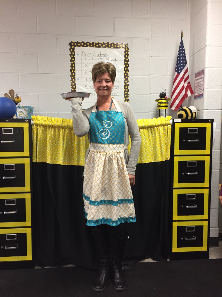 sbentonteach's tweet photo. A1: Anytime I have pulled off a classroom transformation, it is a memorable experience for my kids and myself because EVERYONE is engaged and learning in a fun environment! #KidsDeserveIt https://t.co/6SYKNahuBE
