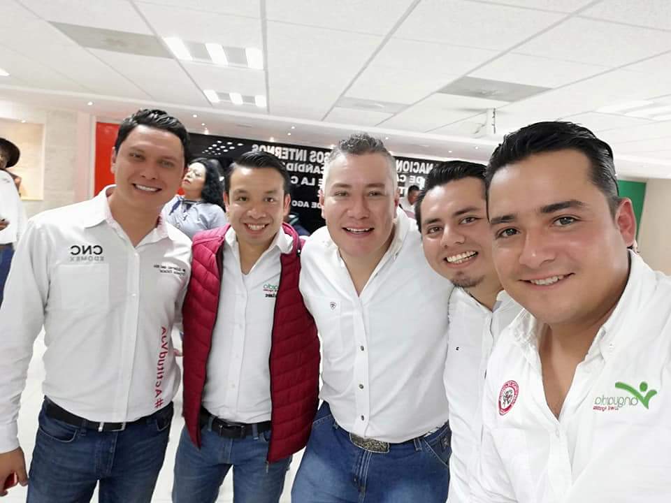 Hoy nuestro Presidente <a href="/Luis_MartinL/">Luis J. Martin Lopez.'.</a> junto a nuestro lider de la <a href="/CNCQRoo/">CNC QUINTANA Roo</a> Profr. <a href="/ATescum/">Alfredo Ramos Tescum</a> acompañaron y respaldaron el registro del Sen. <a href="/hernandezderas/">Ismael Hernández</a> para Dirigir la <a href="/CNC_CEN/">CEN_CNC</a> para el periodo 2018-2022.
<a href="/Kevin_RochaE/">Kevin Rocha</a> <a href="/ManoloDiazC/">MANUEL DIAZ CARVAJAL</a>  <a href="/AnaAranaM/">Ana Arana Martin</a> <a href="/GGomezMaganda/">Guadalupe Gómez Maganda</a> 
#SoyVanguardia #CNC