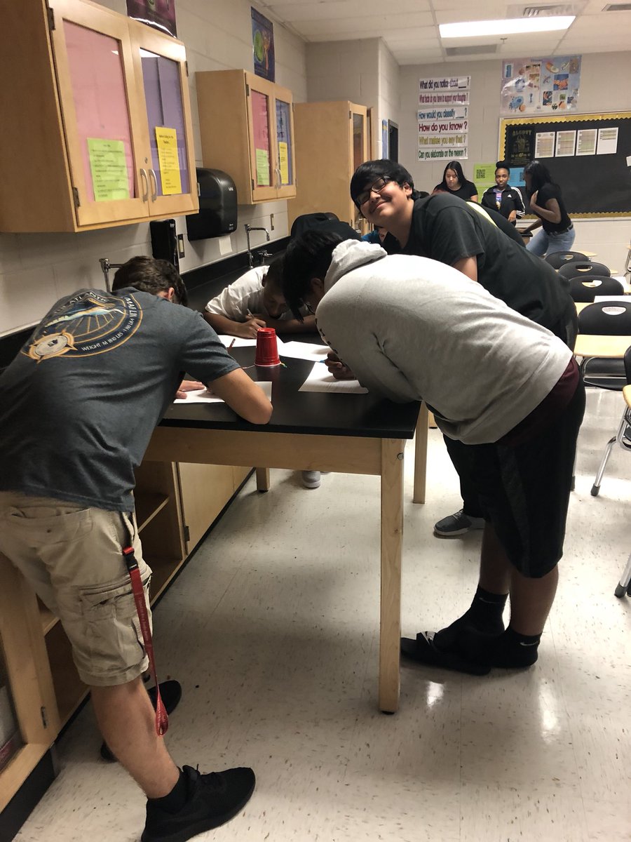 ashley_rich89's tweet photo. Had an awesome first day with a Student Inquiry Lab #NCSSBeTHEBEST #CommitToTheCove #TigersROAR https://t.co/N0QWvRAbVU