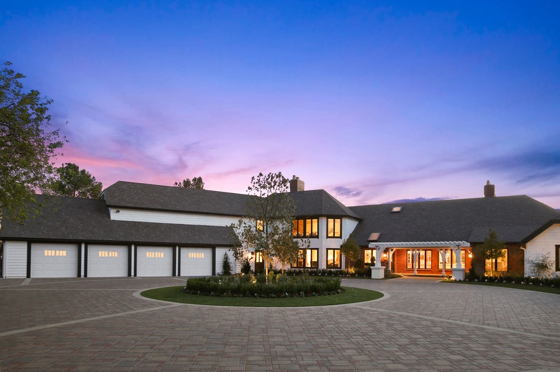 DeCaroAuctions's tweet photo. Resting at the peak of #LosRanchosEstates with panoramic views. This stunning #equestrian estate can all be yours. NO Reserve #AbsoluteAuction August 11th. 2% Broker Cooperation. https://t.co/eqUxuy8FJ7 #CotodeCaza #orangecountyrealtor #luxuryrealestate https://t.co/gSL27hRUZH