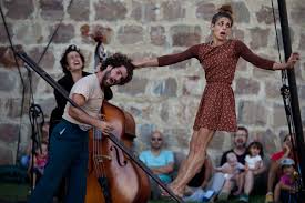#Catalan #circus on tour: "MiraT" from #CircPànic, "InTarsi" by @CircoEiaand "Esquerdes" by <a href="/hoteliocandi/">Cia. Hotel iocandi</a> at <a href="/waterfordspraoi/">Waterford Spraoi</a> International Street Arts Festival (Waterford, Ireland, August 3-5). With the support from <a href="/IRLlull/">Institut Ramon Llull</a> 
ow.ly/bz1v30ld4BU