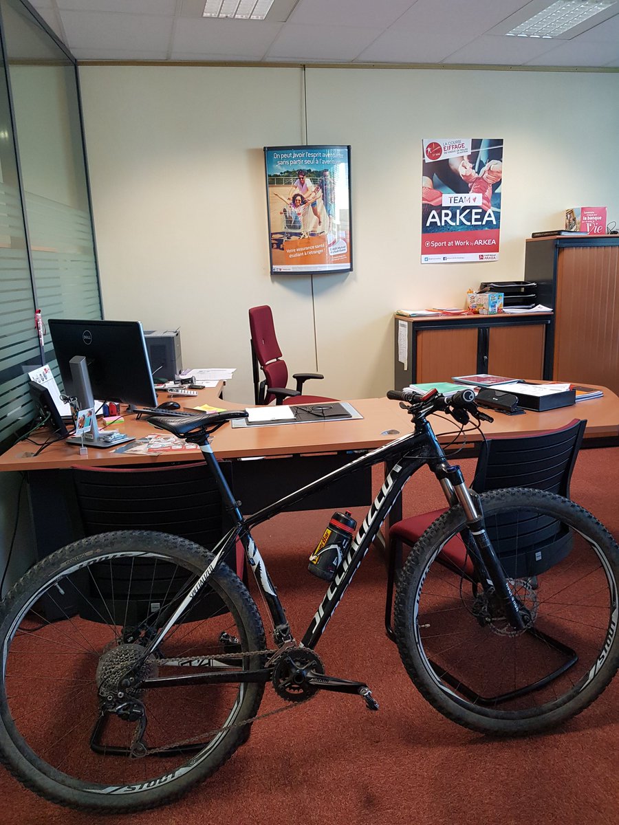 Quel plaisir d aller au travail en vélo !!! <a href="/CMSudOuest/">CMSudOuest</a> <a href="/JaimeCMArkea/">.</a> #RSE poke <a href="/ragotvi/">Vincent R🅰️got</a>