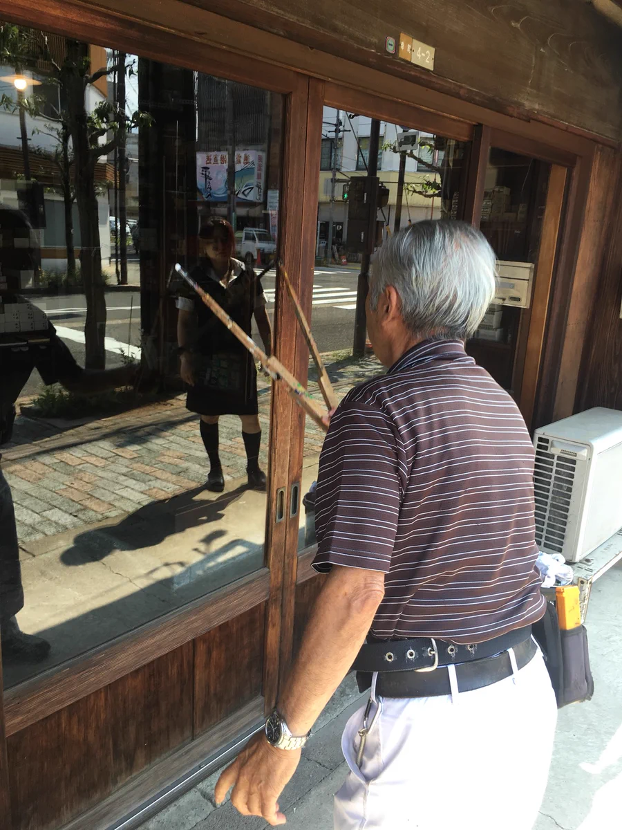 日本の職人さんは素晴らしい！！手書き看板屋さんの技術が神業だったww