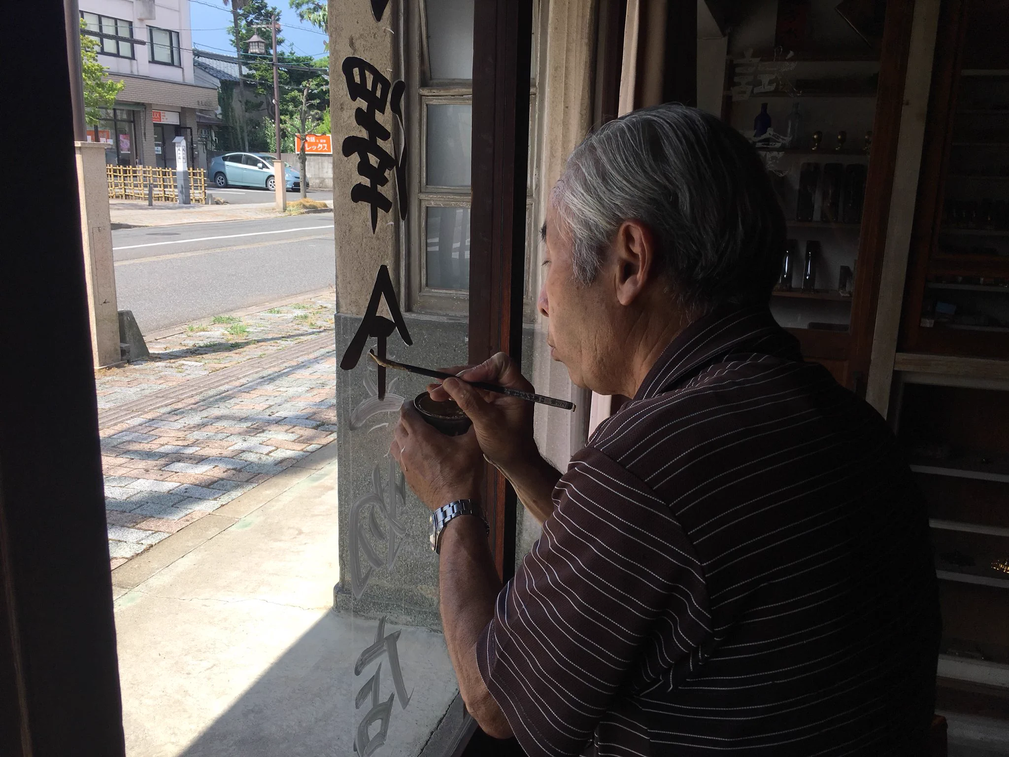日本の職人さんは素晴らしい！！手書き看板屋さんの技術が神業だったww