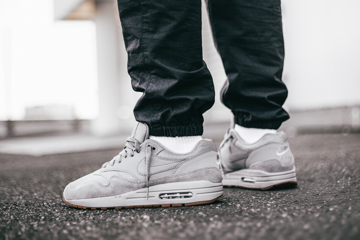 nike air max 1 gum pack