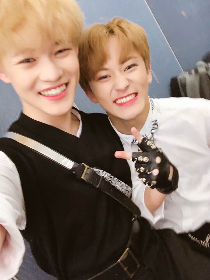 NCTsmtown's tweet photo. 우리 귀요미 이마크 형님 생축 ㅋㅋㅋ -러러

#NCT https://t.co/i3ifsknz3m
