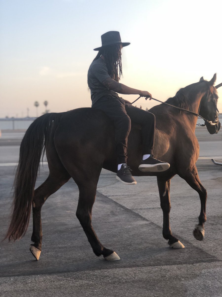 The real definition of side saddle