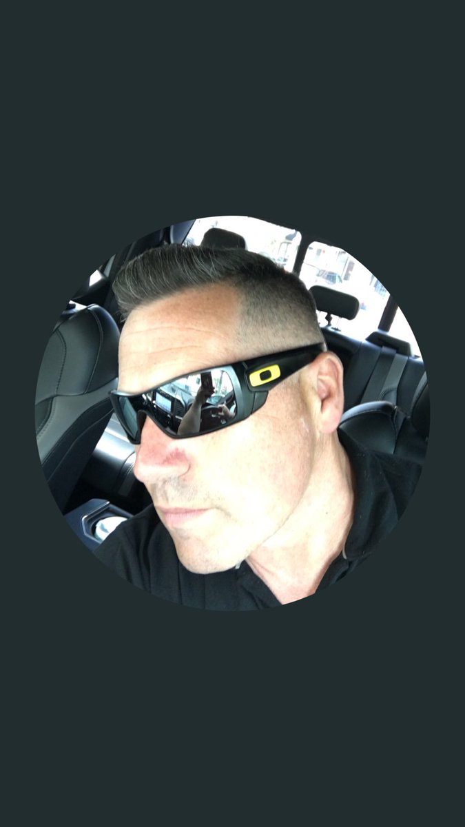 ramblin_ray's tweet image. Some tool commented that I was taking “selfies” this was a in car picture takin while filming a auto commercial. Love #haters #gettingpaid. #GoodLook