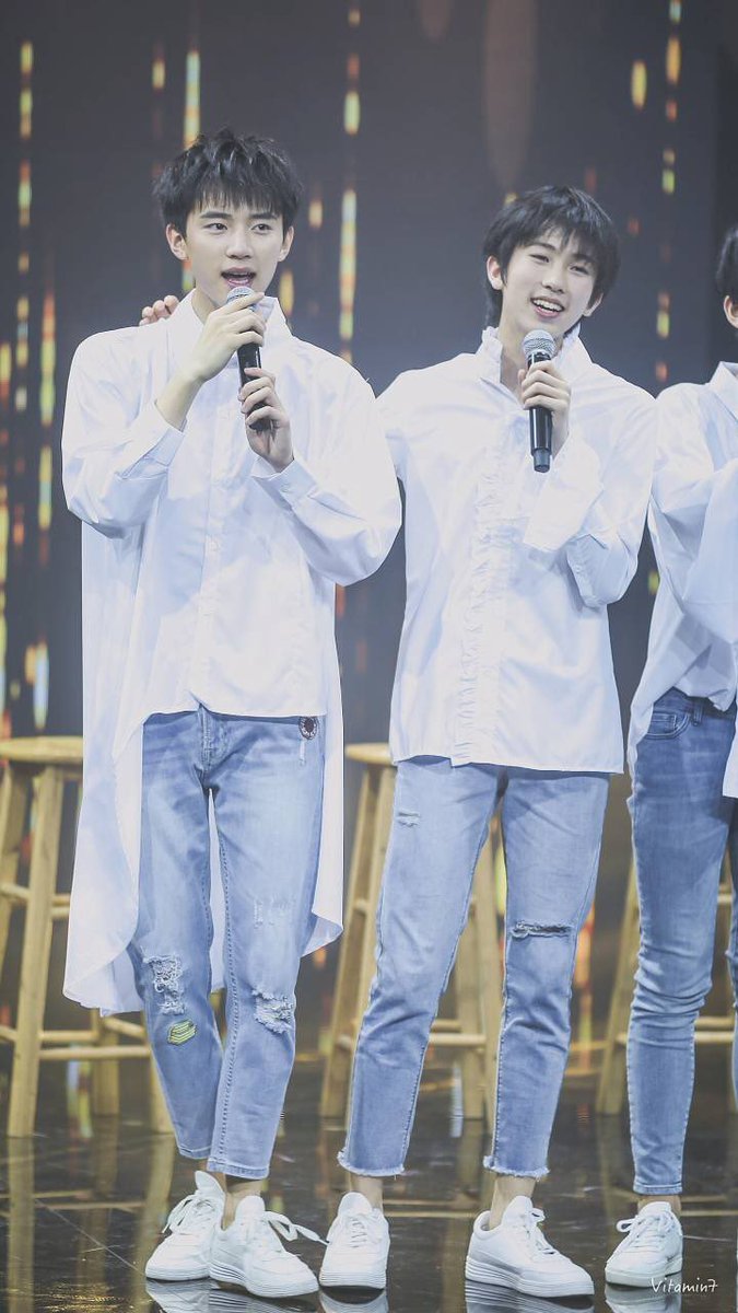 FangMo__TH's tweet photo. {HQ} บนเวที 五月少年成长
Cr. On pic.

#LinMo 
#Fangxiangrui 
#FangMo https://t.co/bTmvPFjVMx