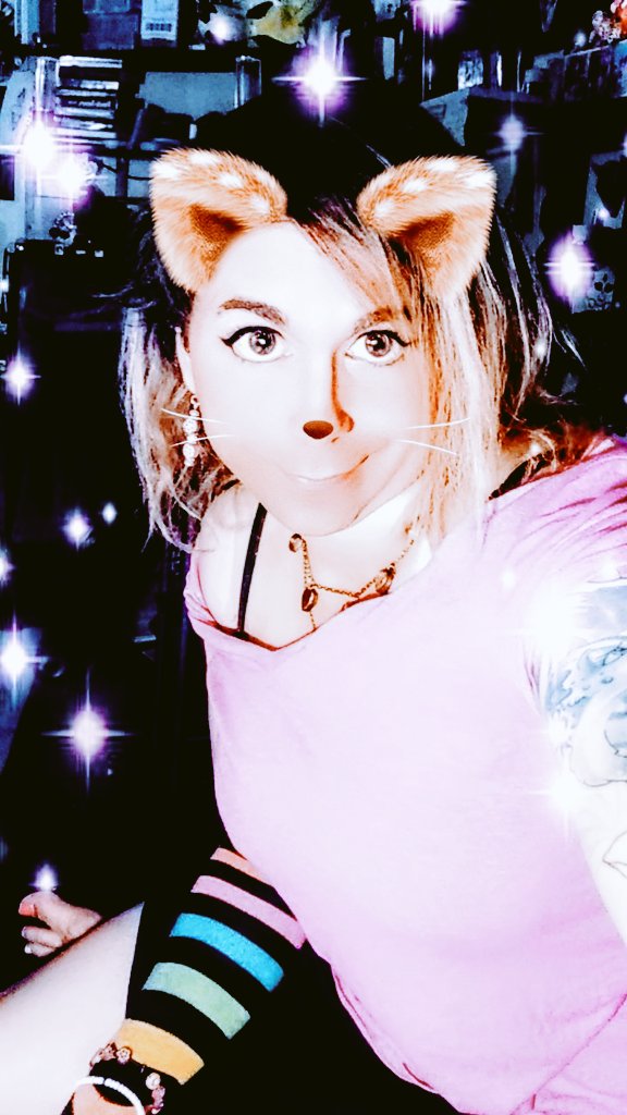 JayniTigerpaw's tweet image. I think I would've fit right in in the 80s. Except I need bigger hair. ;3 #moreselfies #yesilikecolors
